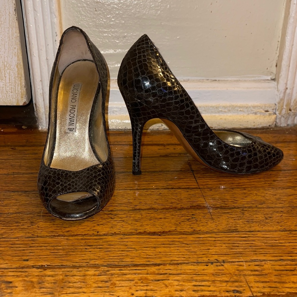 Luciano Padovan black Snakeskin Peeptoe pumps